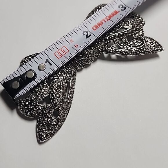 Elegant Silver Bow Brooch - Picture 3 of 3